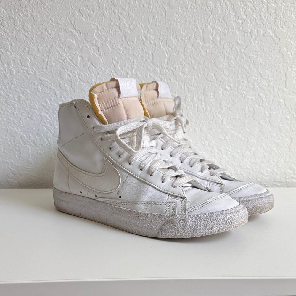 Nike Blazer Mid ‘77 Women’s Size 8